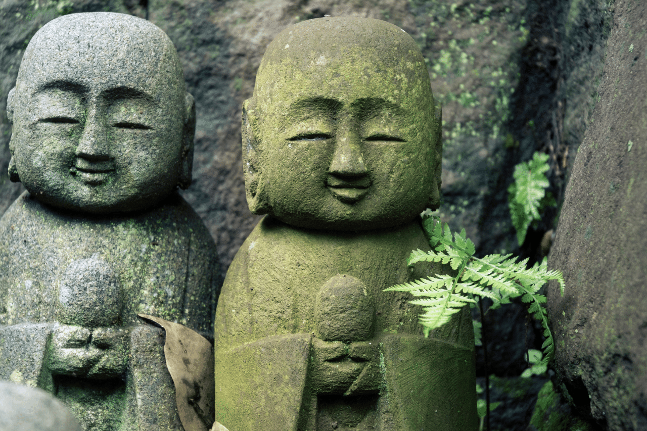 Dieux et déesses japonais (Kami) – Soleil, tempêtes, fortune