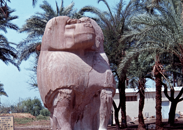 Statue du dieu égyptien antique Babi