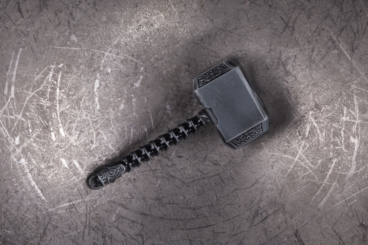 Le marteau de Thor, Mjölnir