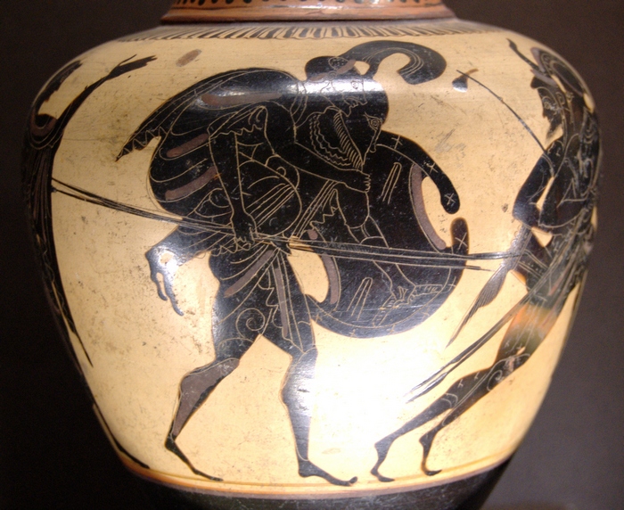 Vase antique représentant Énée lors de la chute de Troie