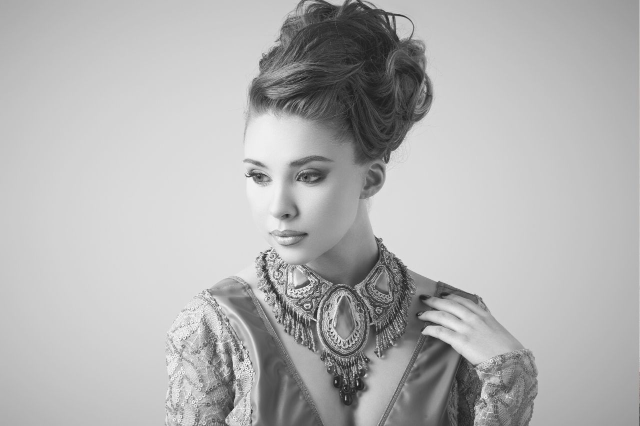 Collier de style sumérien antique
