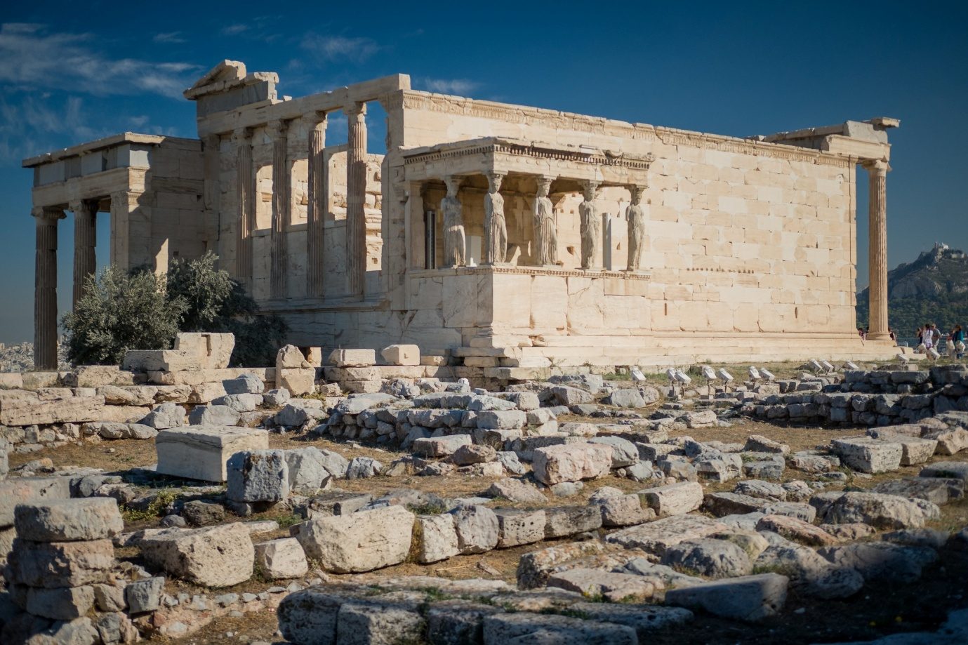 Ruines de l’Athènes antique. Photo de Luca Sartoni, CC-BY 2.0