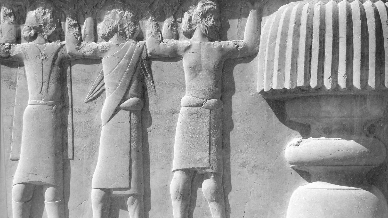 Bas-relief de guerriers assyriens