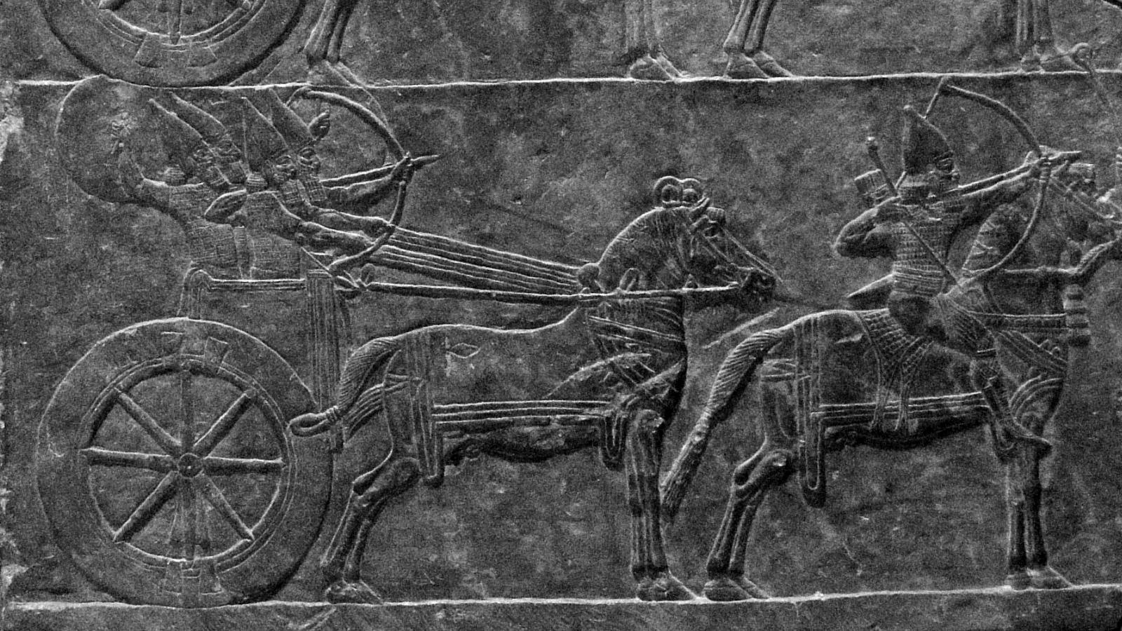 Bas-relief d'un char et d'archers mésopotamiens