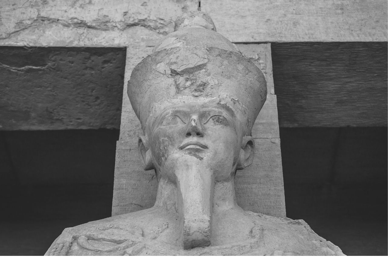 Statue de pharaon égyptien