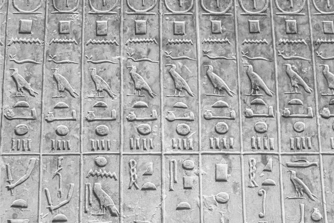 Imhotep : guider l'Égypte avec une sagesse et un prestige immenses