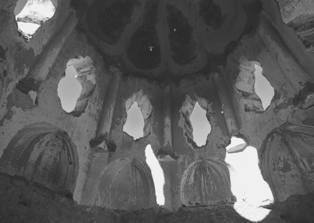 Intérieur d'un cimetière datant de l'époque de la dynastie fatimide