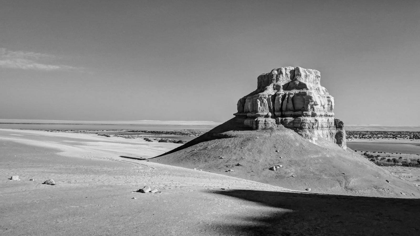 Paysage de colline dans le Fayoum en Égypte
