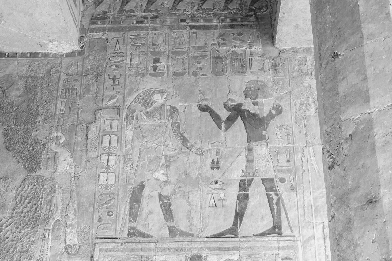 La vie quotidienne en Égypte antique : fêtes colorées et parures