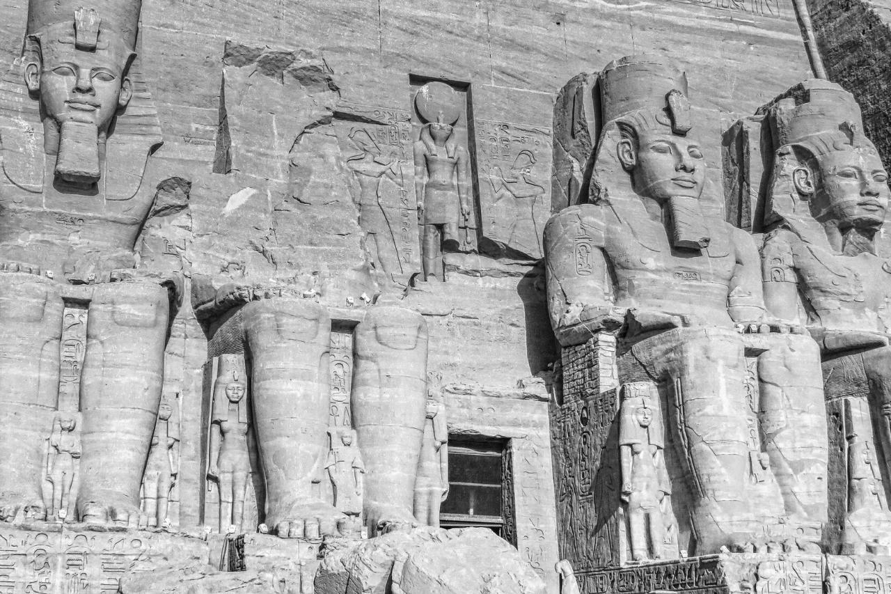 Liste des pharaons : rois, reines et grands prêtres d'Égypte