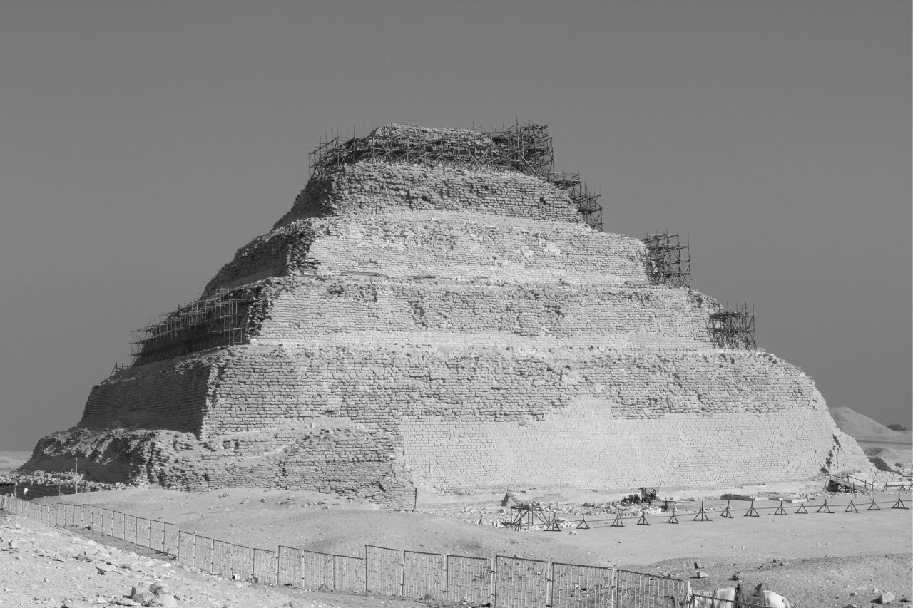 Pyramide de Saqqarah : Tout ce que vous devez savoir sur ce site antique