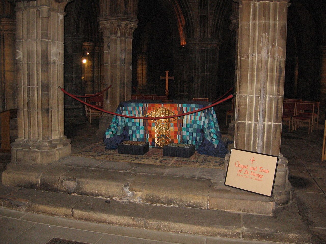 Le tombeau présumé de saint Kentigern, également connu sous le nom de Mungo, cathédrale de Glasgow