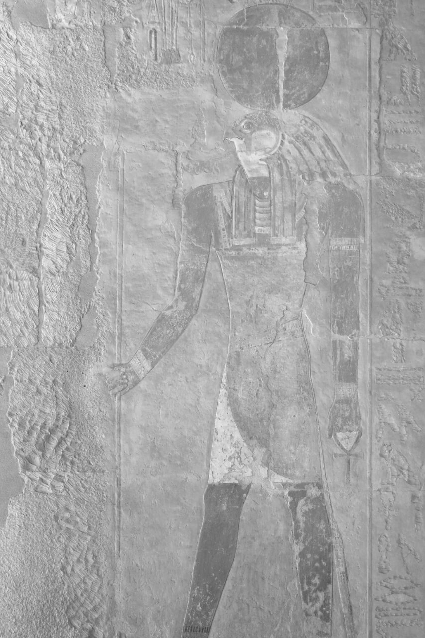 Relief en pierre à Deir el-Bahari en Égypte