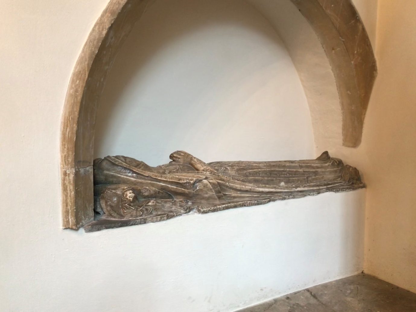 Le tombeau de Teilo dans la cathédrale de Llandaff, pays de Galles. Photo de Caleb Howells
