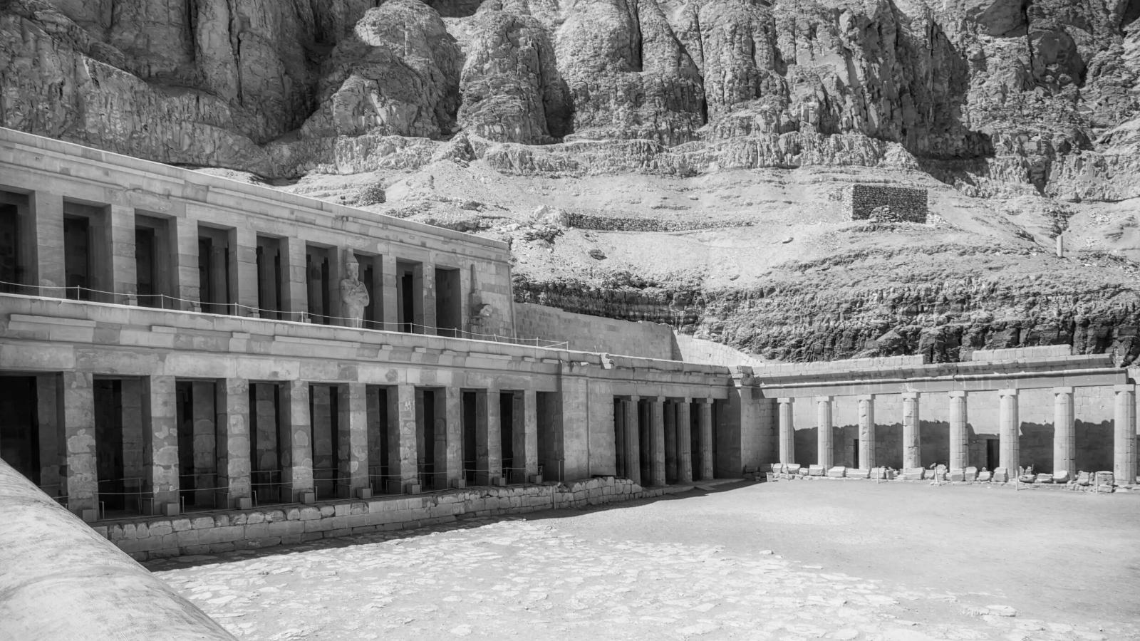 Senenmut : Un rotulier de haut rang proche du trône