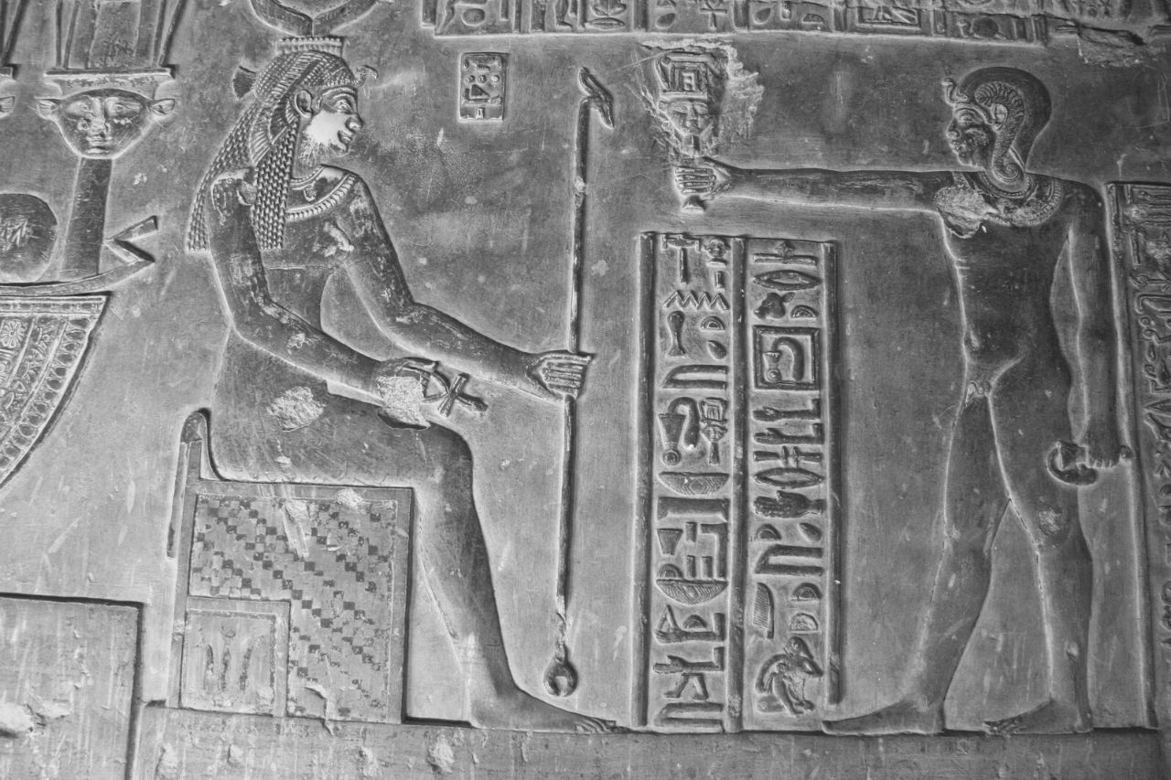L'ampoule de Dendera expliquée : le mythe du temple d'Hathor démystifié